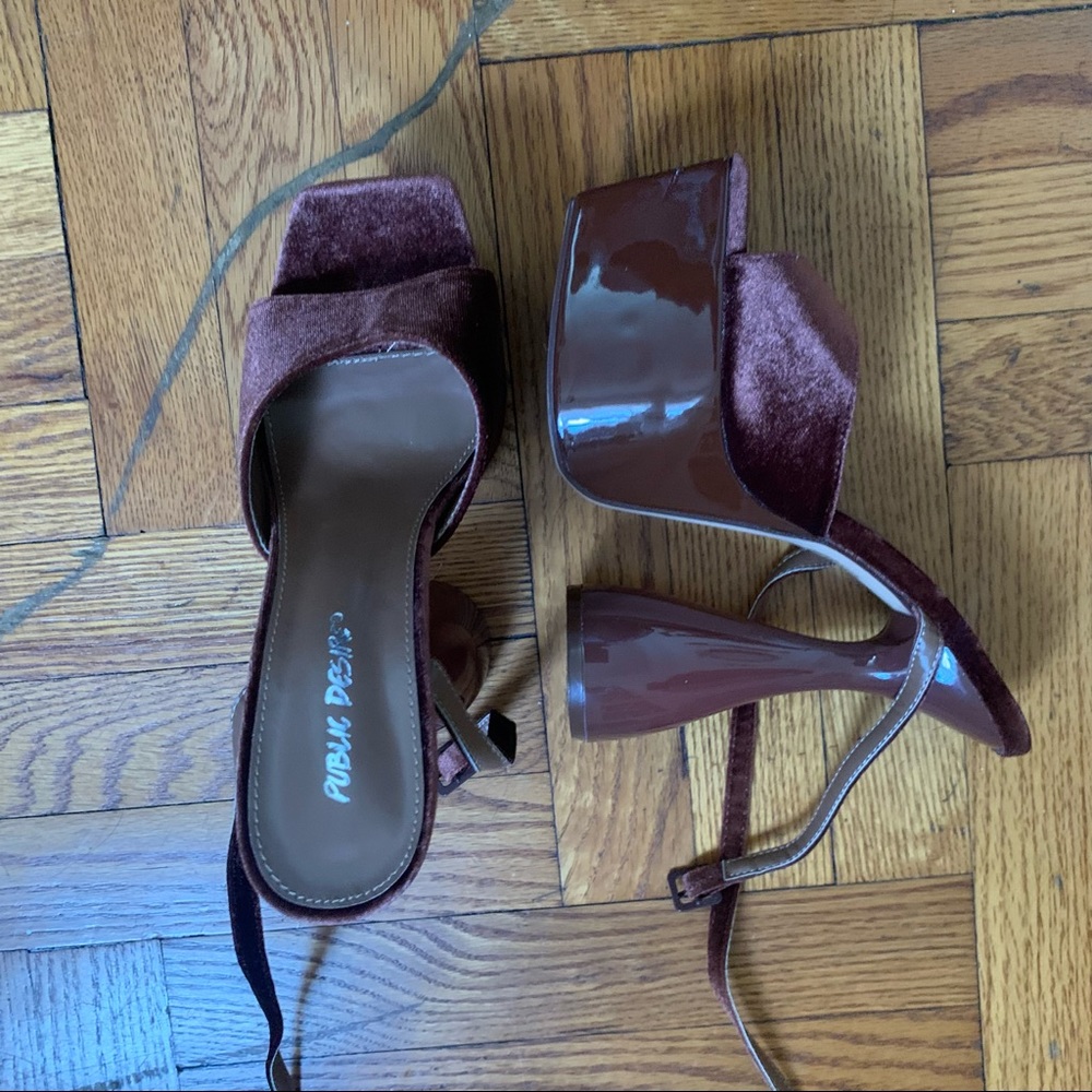 Brown strappy platform chunky heel